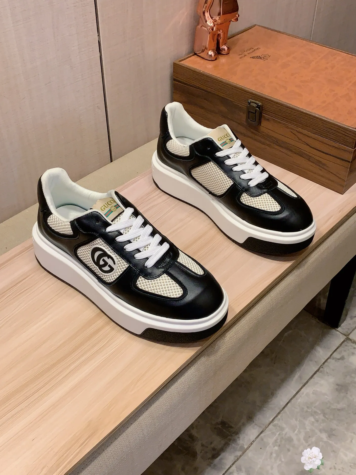 Men's men's shoes💰460💰💰🎩🎩[Lightning][Lightning] "Gucci*" The latest • popular casual shoes, top brand [seduce] luxury ~ purchasing agency, top ~ quality. [Strong] The upper is made of imported breathable cowhide with material ➕ breathable sheepskin feet (•) and fine workmanship. The original stylish and stylish soft rubber wear-resistant and non-slip outsole is light and comfortable on the feet. The real thing looks better when photographed in person. 0127: code: 38-44, 2️⃣ colors selected